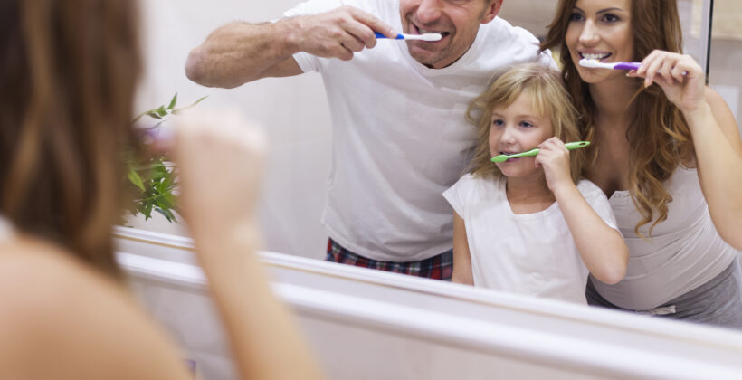 Come mantenere un sorriso sano: consigli per la cura dentale a casa